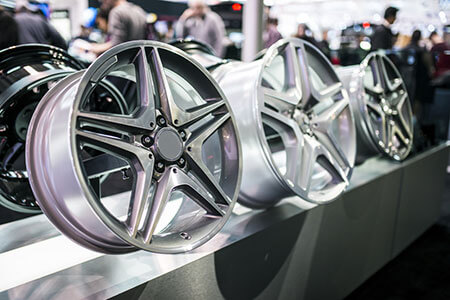 Should-You-Get-Rims-or-Keep-Your-Hubcaps